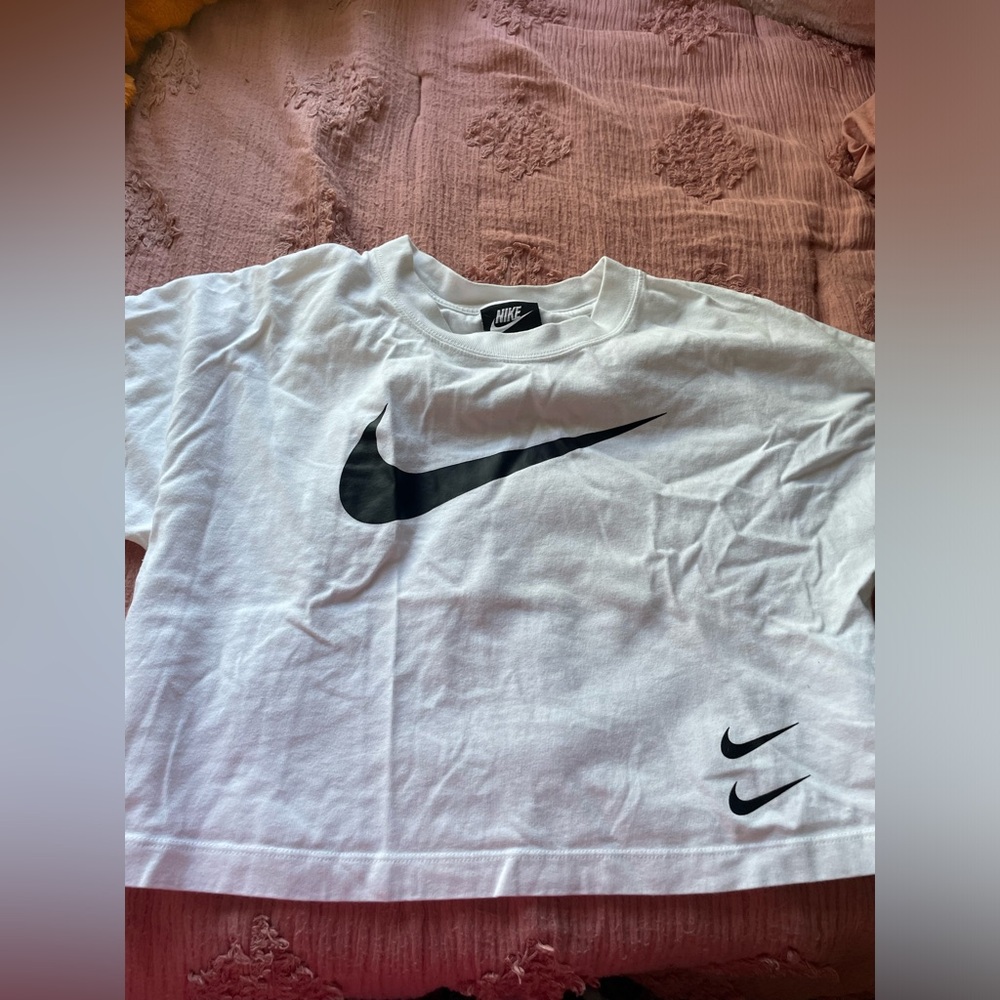 Cropped Nike Top